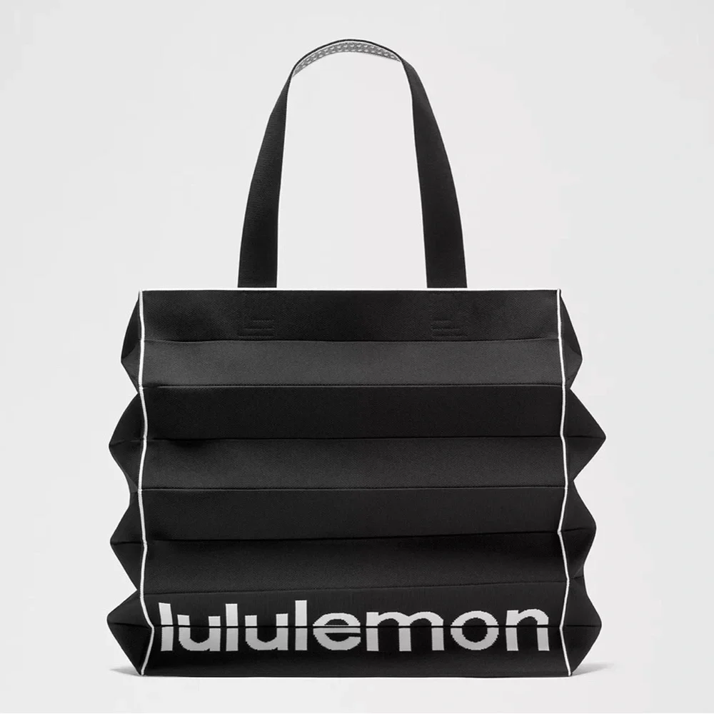 Lululemon Fold It Hold It Tote Bag 22L NWT